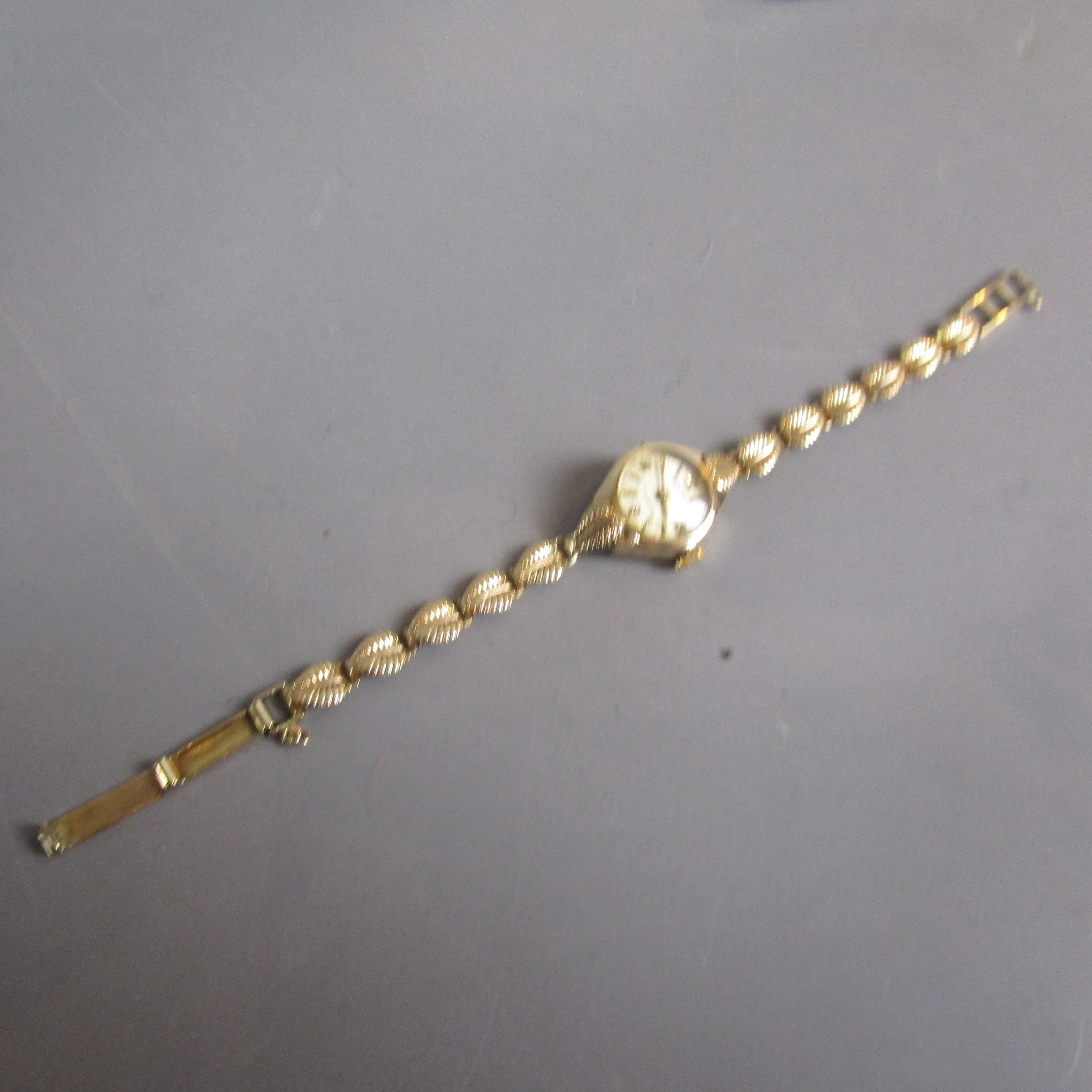 Vintage 1960s 9CT Gold Ladies Regency Wristwatch with 17 Jewels Swiss Movement